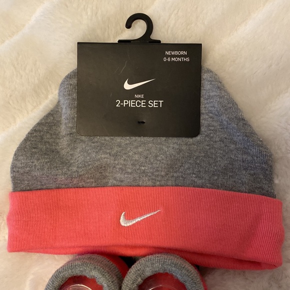 Nike Hat and Booties - Picture 2 of 4